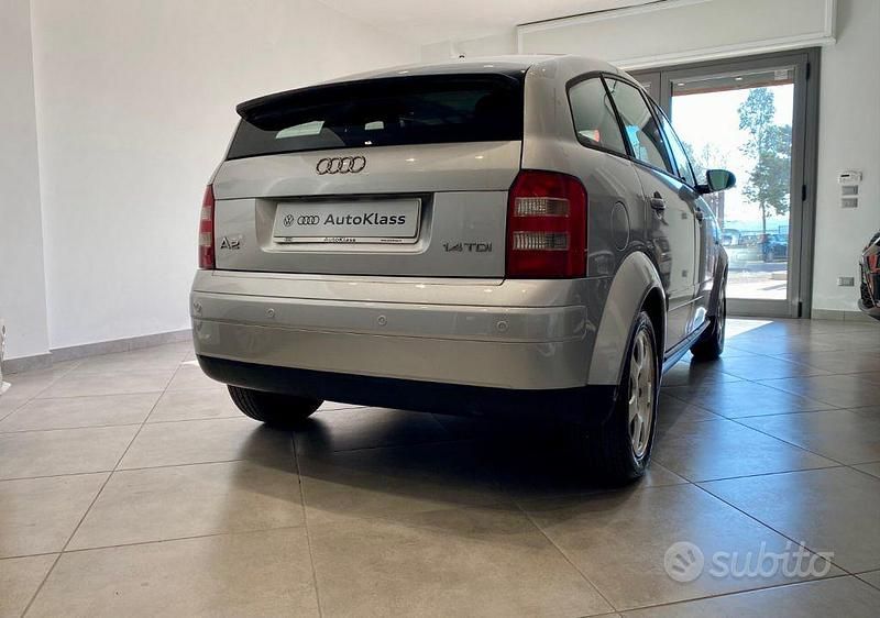 Usata Audi A2 75 CV (55 kW) 2002 Grigio Utilitaria