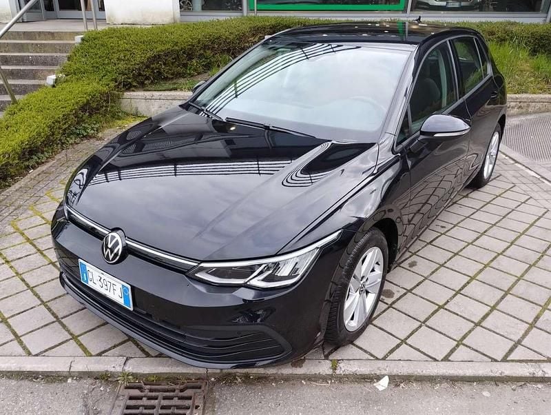 Usata VW Golf VIII Life 116 CV (85 kW) 2022 Nero Berlina