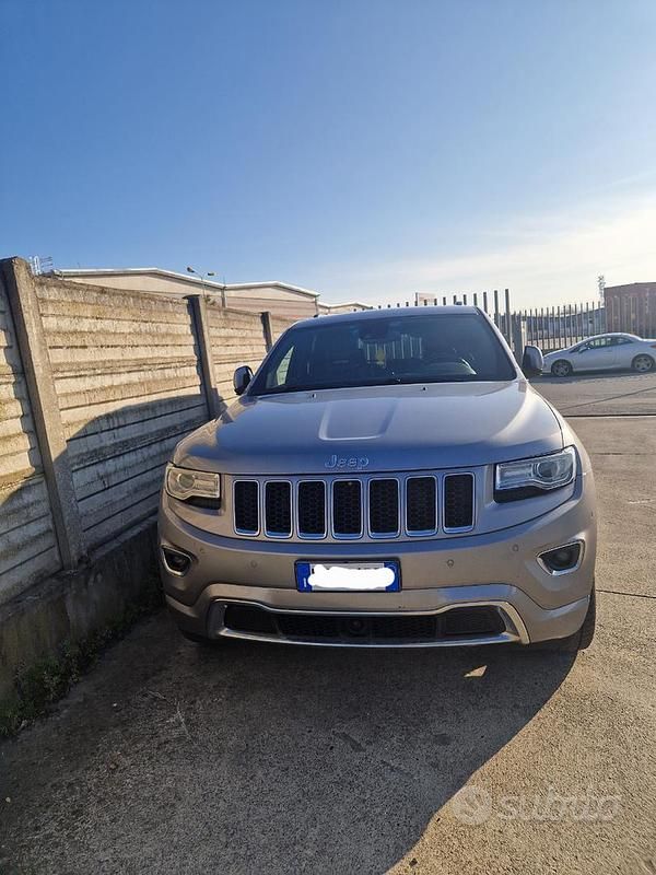 Usata Jeep Grand Cherokee Overland 241 CV (177 kW) 2015 Grigio SUV