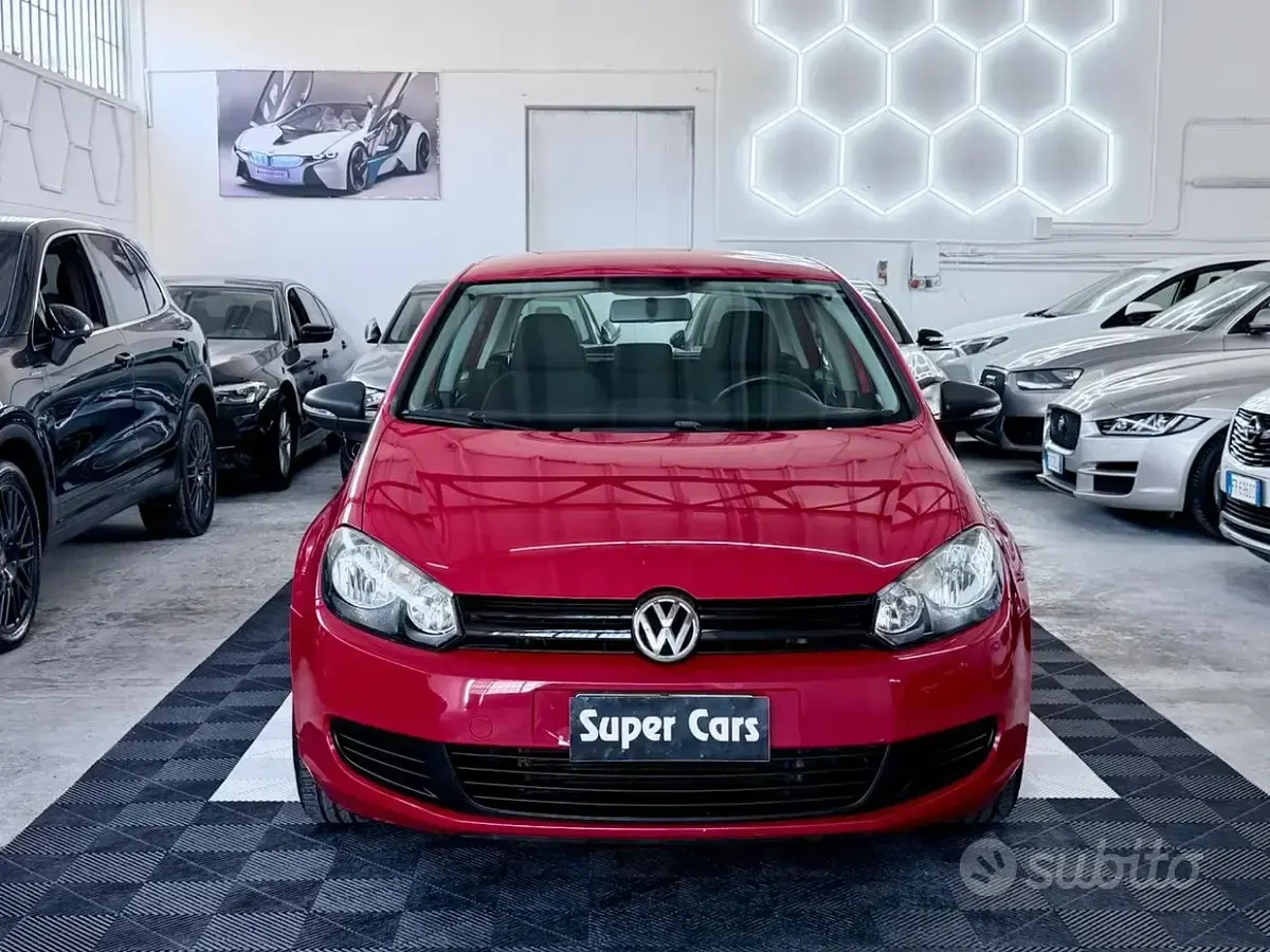 Usata VW Golf VI Comfortline 102 CV (75 kW) 2010 Rosso Utilitaria