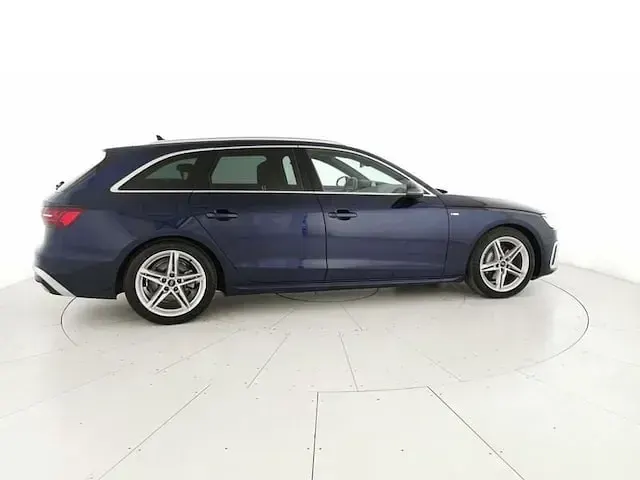 Usata Audi A4 S-Line 204 CV (150 kW) 2024 Blu navarra metallizzato Station wagon