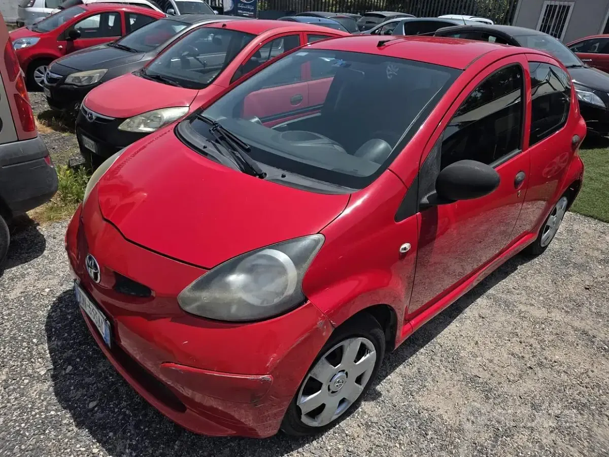 Usata Toyota Aygo Sol 68 CV (50 kW) 2009 Rosso Utilitaria