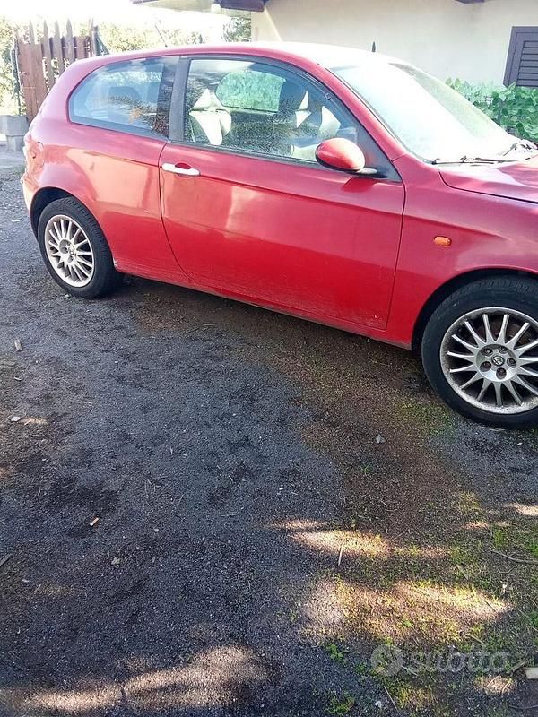Usata Alfa Romeo 145 90 CV (66 kW) 2010 Utilitaria
