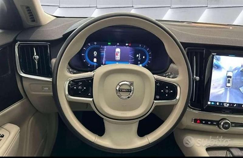 Usata Volvo V90 CC Business Edition 250 CV (183 kW) 2023 Nero Station wagon