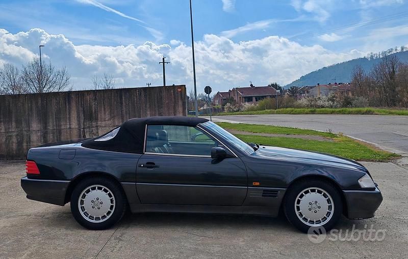Usata Mercedes SL300 231 CV (169 kW) 1992 Nero Cabrio