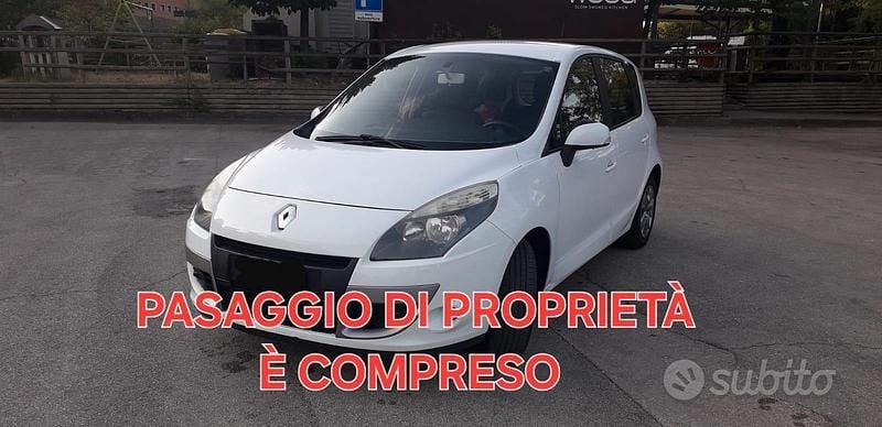 Bianco Usata 2011 Renault Scénic Monovolume | 3700 € (Buon prezzo) - Immagine 1/4