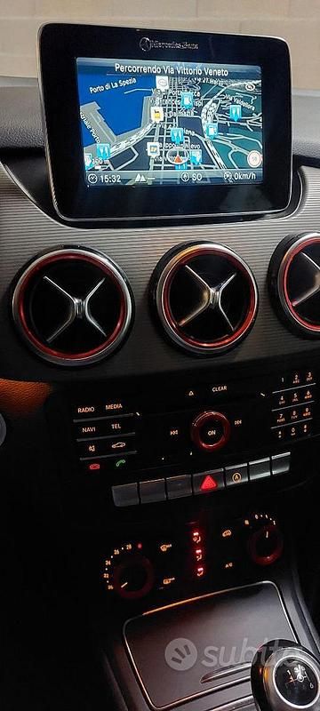 Usata Mercedes B180 Executive 109 CV (80 kW) 2017 Grigio Monovolume