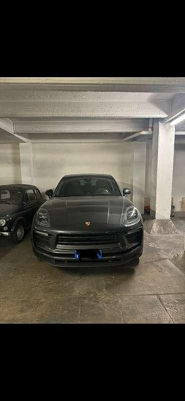 Usata 2022 Porsche Macan SUV | 72.000 € (Cara) - Immagine 1/2