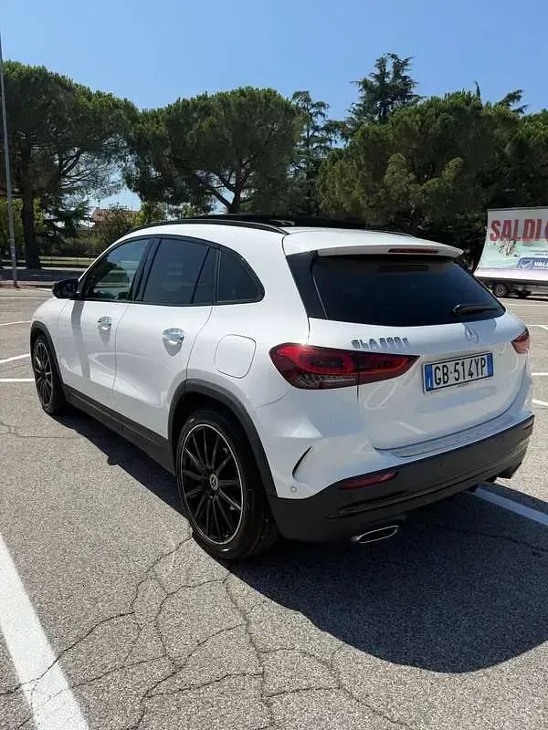 Usata Mercedes GLA200 Premium 150 CV (110 kW) 2020 Bianco SUV