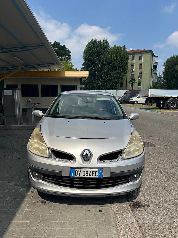 Usata Renault Clio II Rip Curl 75 CV (55 kW) 2009 Grigio Berlina