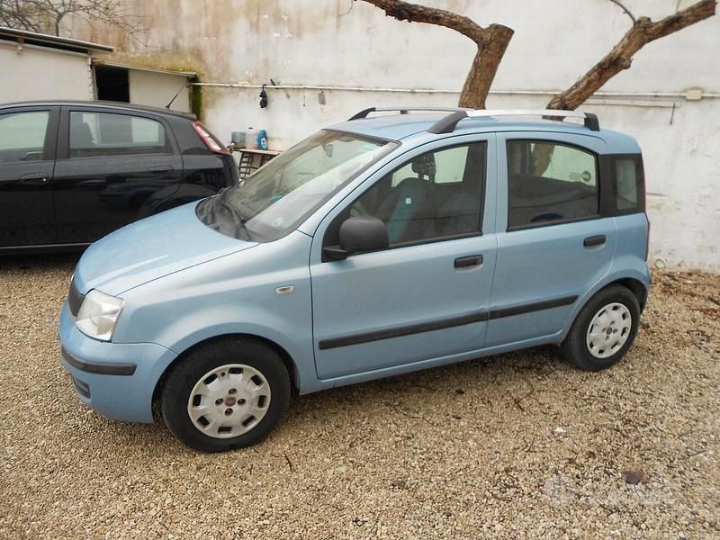 Usata Fiat Panda Lounge 69 CV (50 kW) 2012 Blu Utilitaria