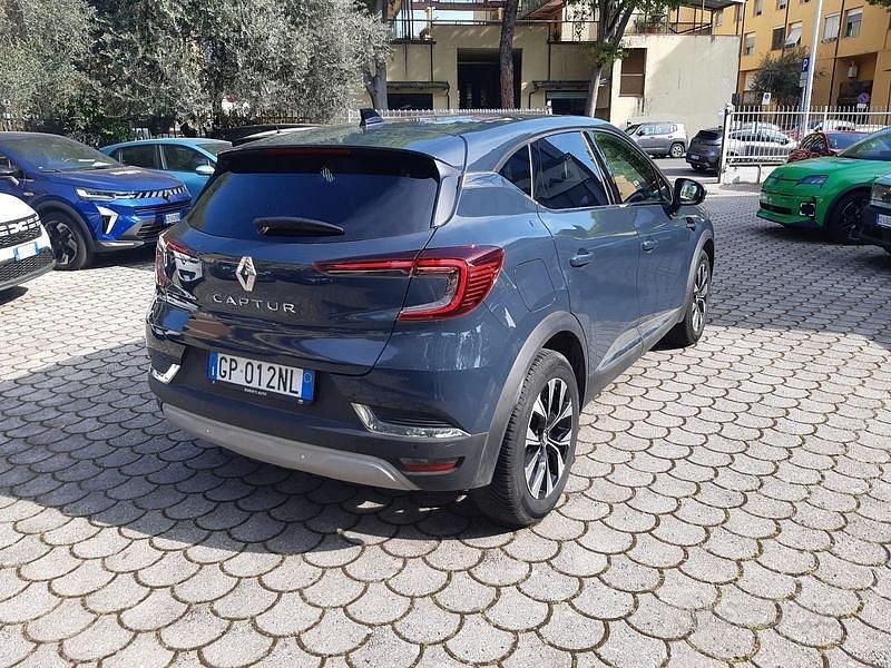 Second-hand Renault Captur Techno 90 CP (66 kW) 2023 Gri SUV