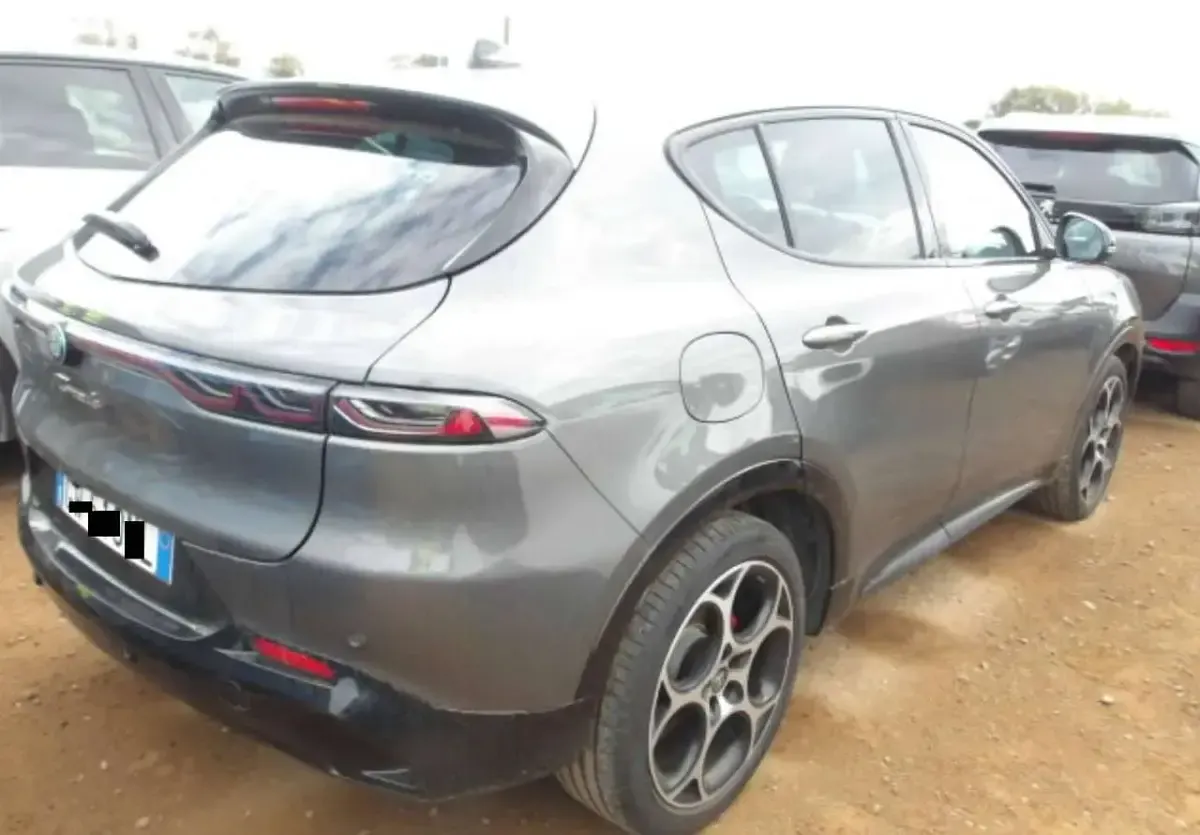 Usado Alfa Romeo Tonale Veloce 160 CV (117 kW) 2024 Gris SUV