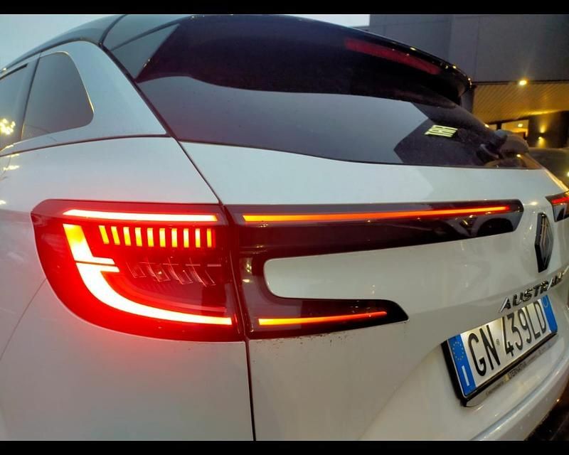 Usata Renault Clio V Techno 200 CV (147 kW) 2023 Bianco Utilitaria