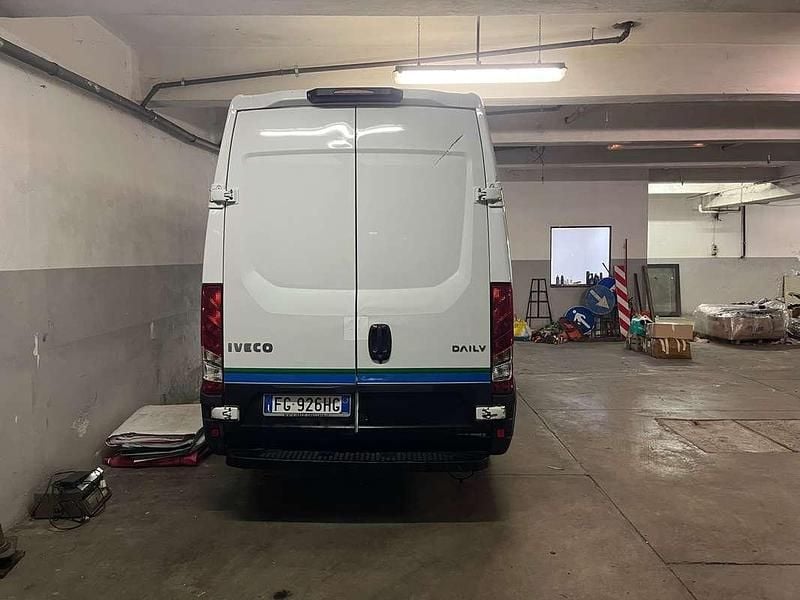 Usata Iveco Daily 140 CV (102 kW) 2017 Bianco Furgone
