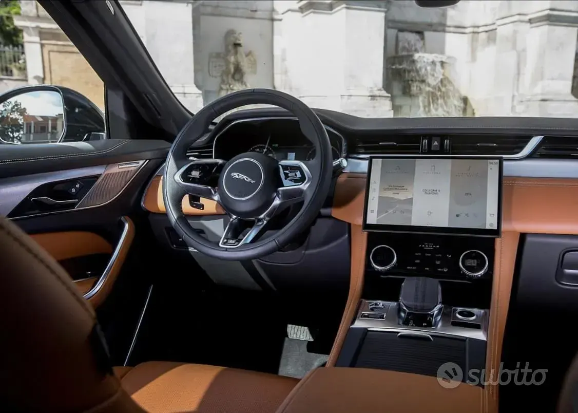 Usata Jaguar F-Pace R-Dynamic 250 CV (183 kW) 2023 Nero SUV