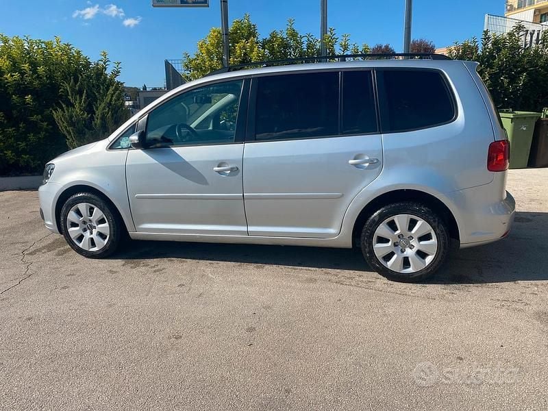 Usata VW Touran 2010 Grigio Monovolume