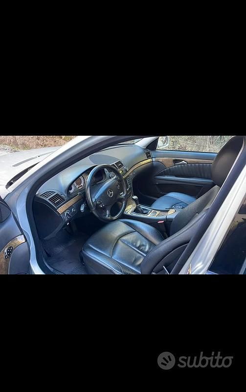 Usado Mercedes E220 170 CV (125 kW) 2007 Berlina