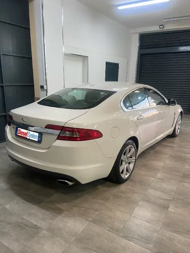 Usata Jaguar XF Premium Luxury 207 CV (152 kW) 2009 Bianco Berlina