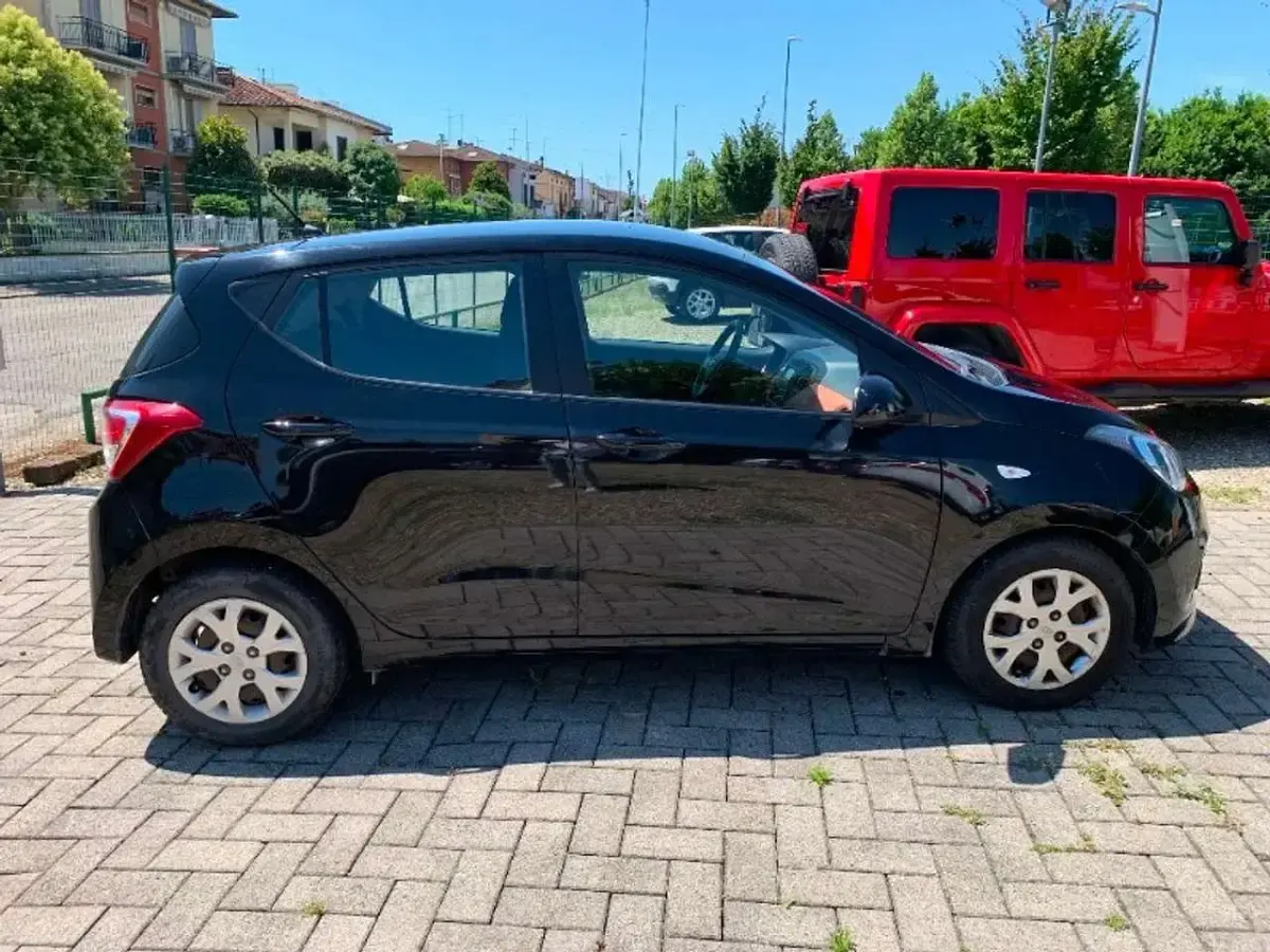 Usata Hyundai i10 65 CV (47 kW) 2016 Nero Utilitaria