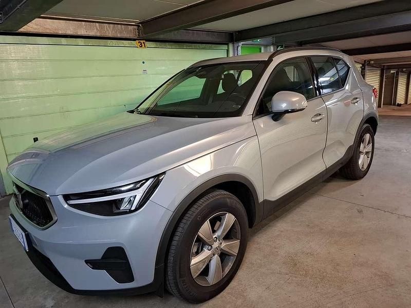 Usata Volvo XC40 163 CV (119 kW) 2024 Grigio SUV