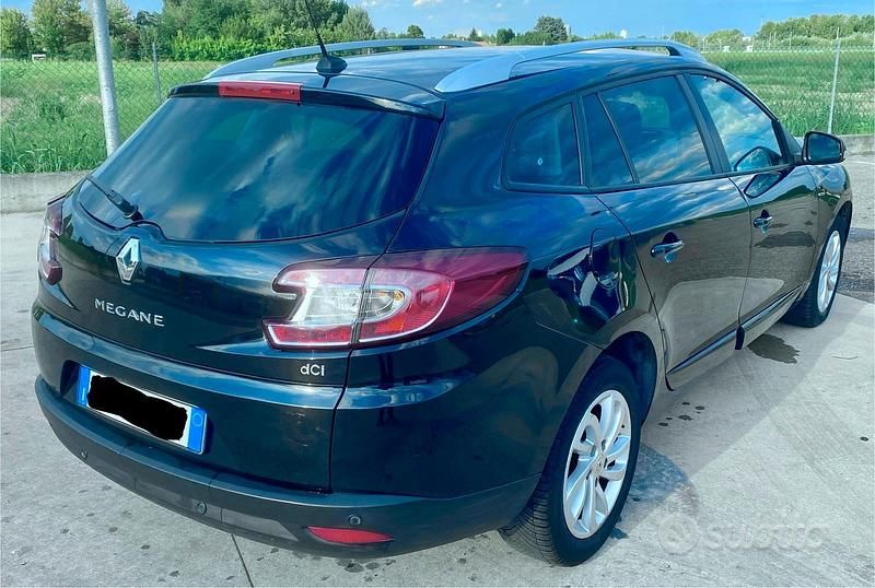Usata Renault Mégane GrandTour LIMITED 110 CV (80 kW) 2015 Nero Station wagon