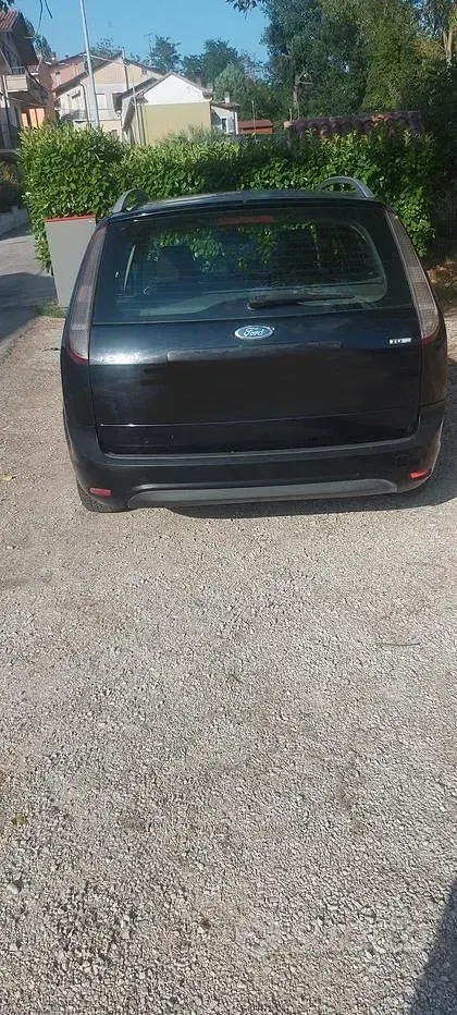 Usata Ford Focus 95 CV (69 kW) 2009 Nero Station wagon