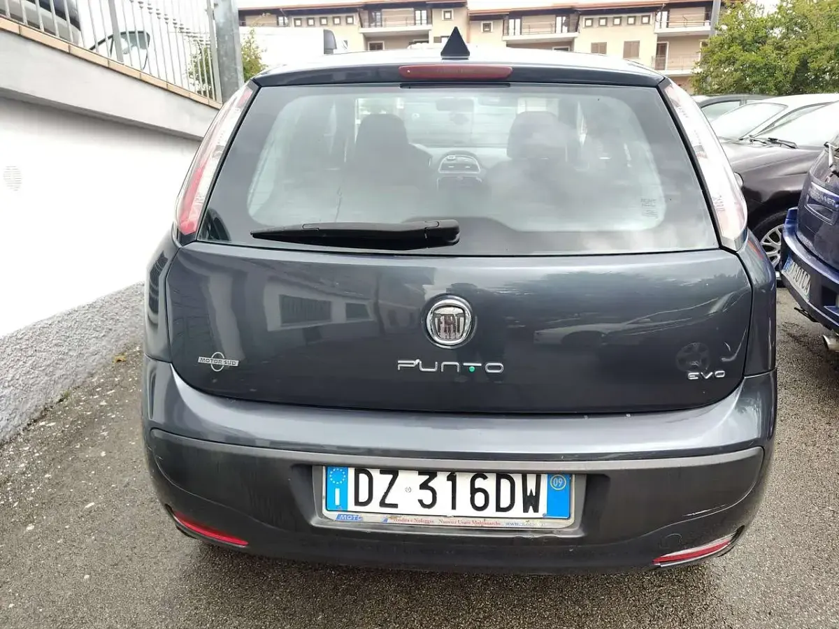 Usata Fiat Punto Evo Dynamic 69 CV (50 kW) 2009 Grigio Utilitaria