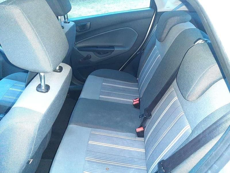 Usata Ford Fiesta Ambiente 75 CV (55 kW) 2009 Grigio Berlina