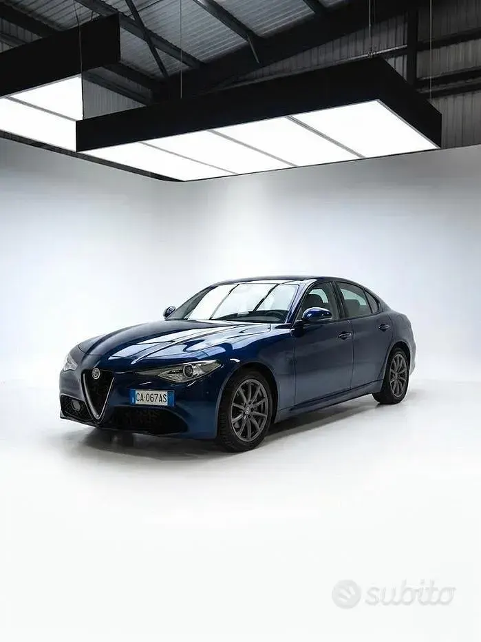 Używany Alfa Romeo Giulia 160 KM (117 kW) 2020 Niebieski Sedan/Limuzyna