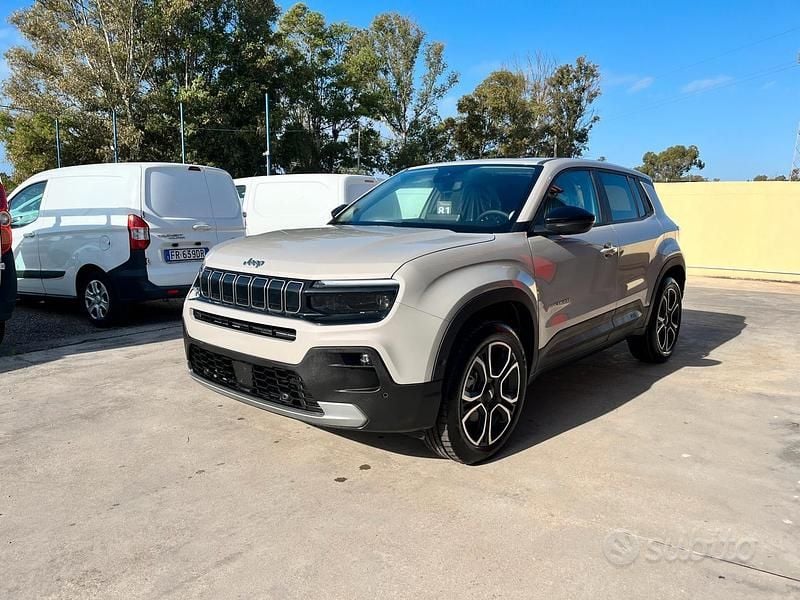 Usata Jeep Avenger 101 CV (74 kW) 2024 Gray SUV