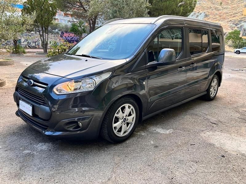 Usata Ford Tourneo Titanium 120 CV (88 kW) 2018 Grigio Monovolume