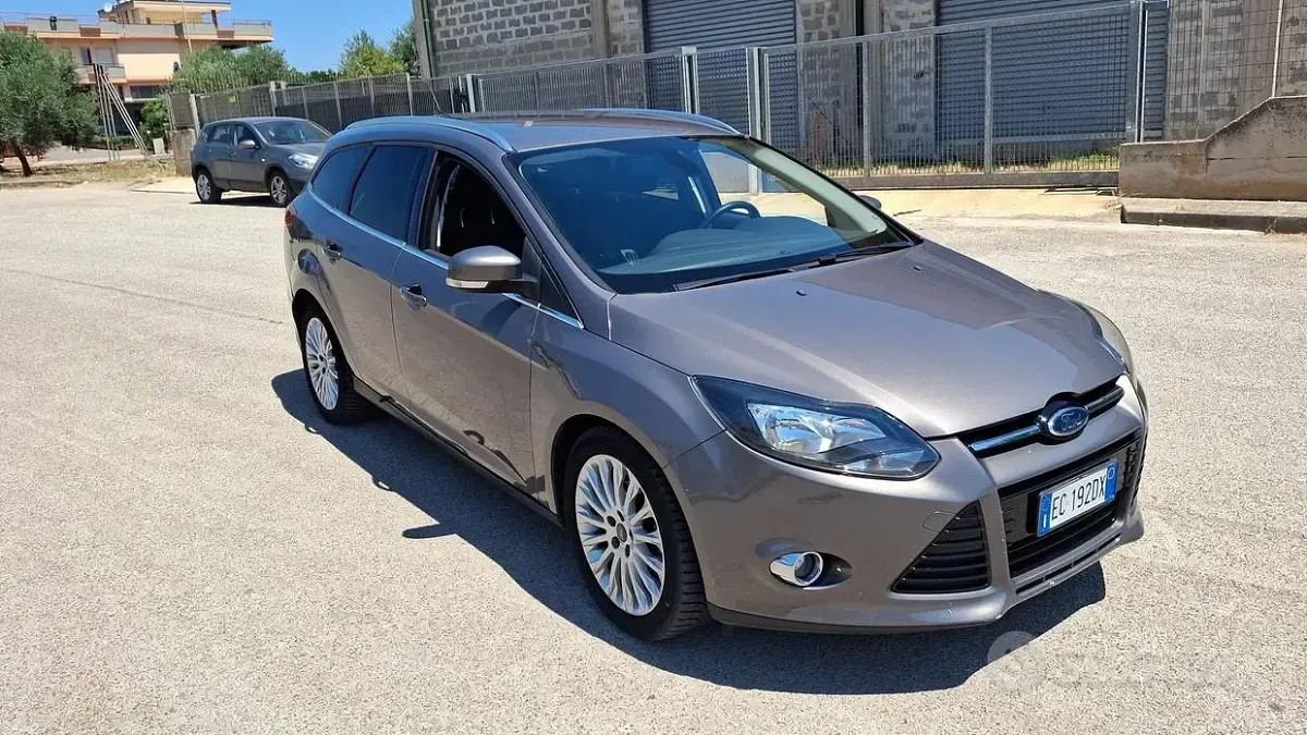 Usata Ford Focus Titanium 115 CV (84 kW) 2011 Grigio Station wagon