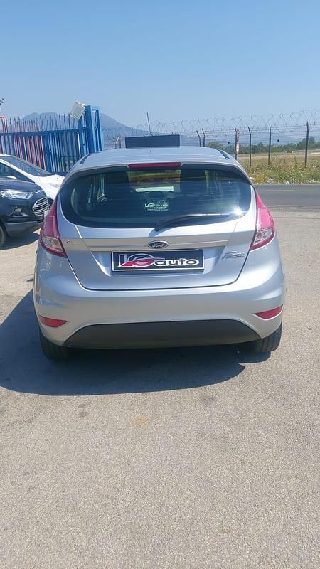 Usata Ford Fiesta Titanium 96 CV (70 kW) 2013 Grigio Berlina