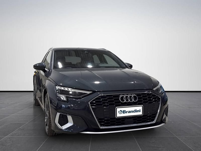 Usata Audi A3 Advanced 150 CV (110 kW) 2022 Grigio medio met Berlina