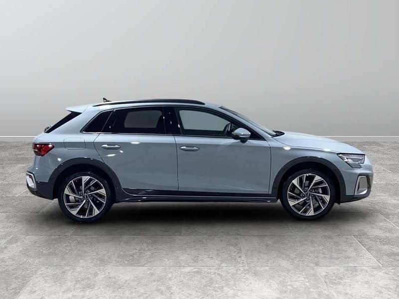 Usata Audi A3 Advanced 150 CV (110 kW) 2024 Grigio freccia perla Berlina