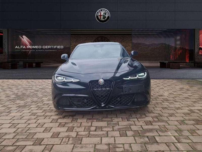 Nuova Alfa Romeo Giulia Quadrifoglio 518 CV (380 kW) 2025 Nero Berlina