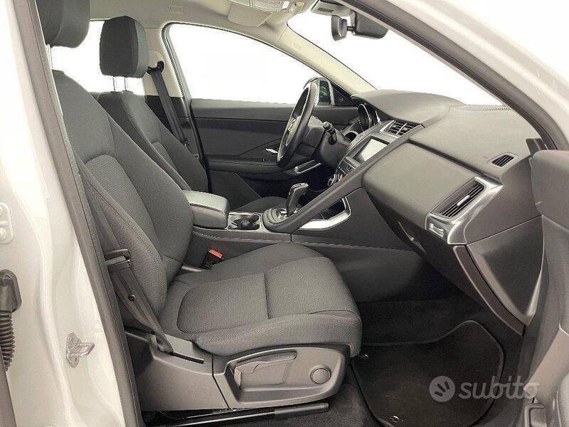 Usata Jaguar E-Pace 150 CV (110 kW) 2020 Bianco pastello SUV