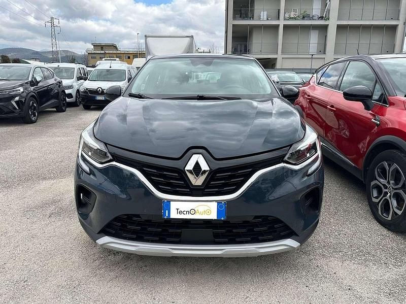 Usata Renault Captur Equilibre 101 CV (74 kW) 2023 Blu marine SUV
