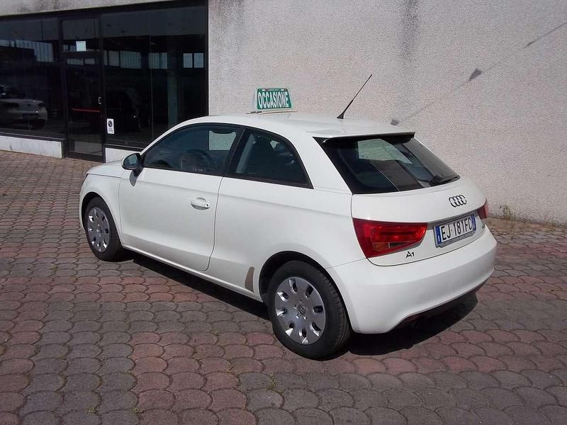 Usata Audi A1 Attraction 86 CV (63 kW) 2011 Bianco Utilitaria