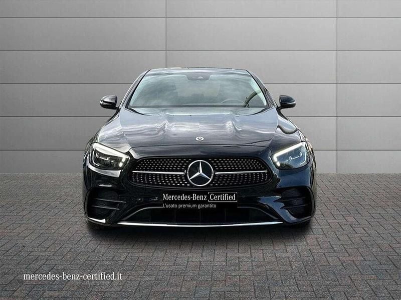 Usata Mercedes E300 Premium 194 CV (142 kW) 2023 Nero Berlina