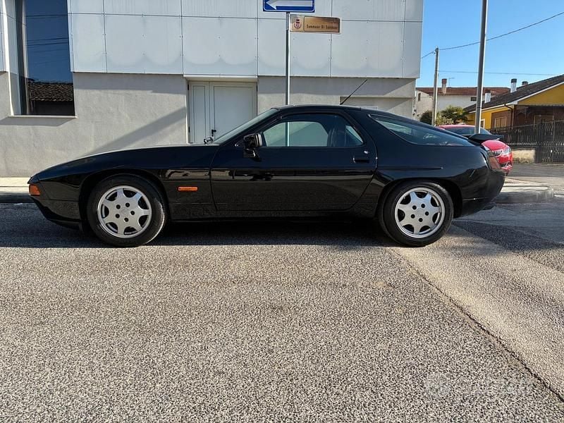 Usata Porsche 928 330 CV (242 kW) 1990 Nero Coupé