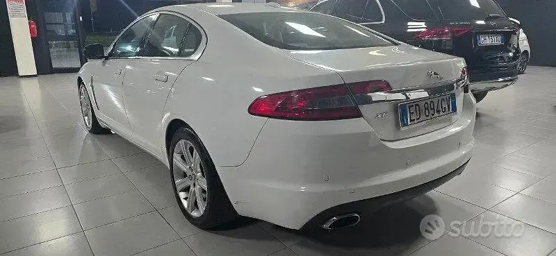 Usata Jaguar XF Luxury 241 CV (177 kW) 2010 Bianco Berlina