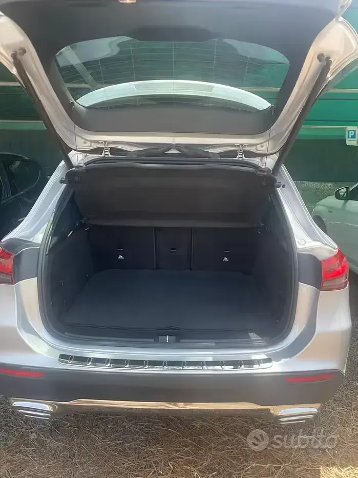 Usata Mercedes GLA200 150 CV (110 kW) 2021 Grigio SUV