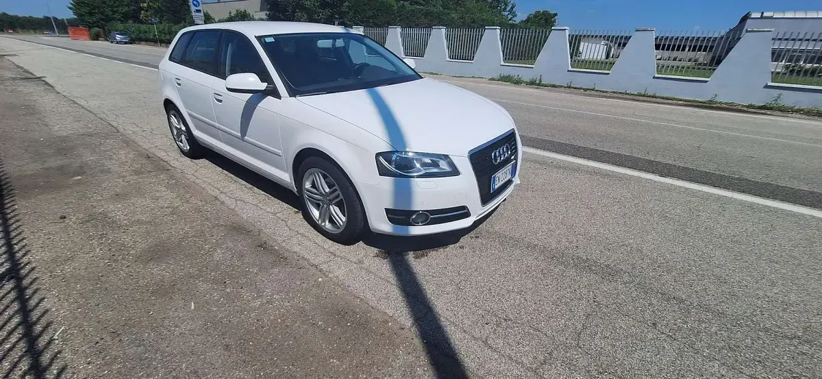 Usata Audi A3 S-Line 105 CV (77 kW) 2012 Bianco Utilitaria