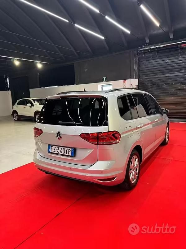 Usata VW Touran 115 CV (84 kW) 2020 Grigio Monovolume