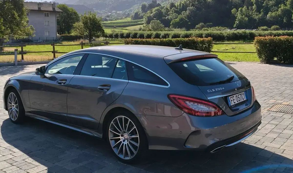 Usata Mercedes CLS250 Shooting Brake 204 CV (150 kW) 2016 Grigio Station wagon