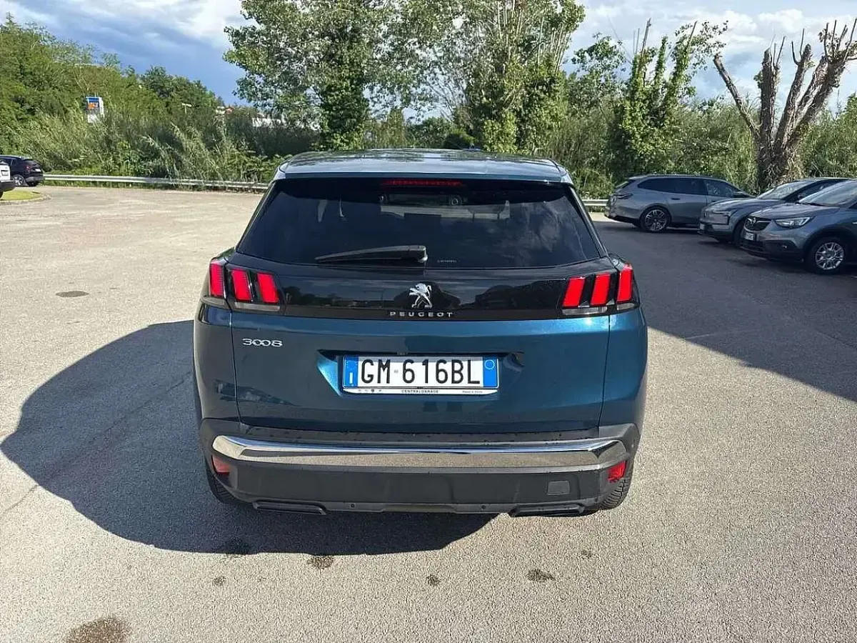Usata Peugeot 3008 Allure 131 CV (96 kW) 2023 Blu SUV