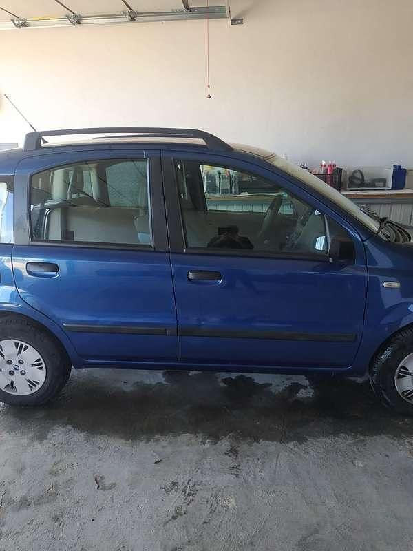 Usata Fiat Panda Emotion 69 CV (50 kW) 2006 Blu/azzurro Utilitaria