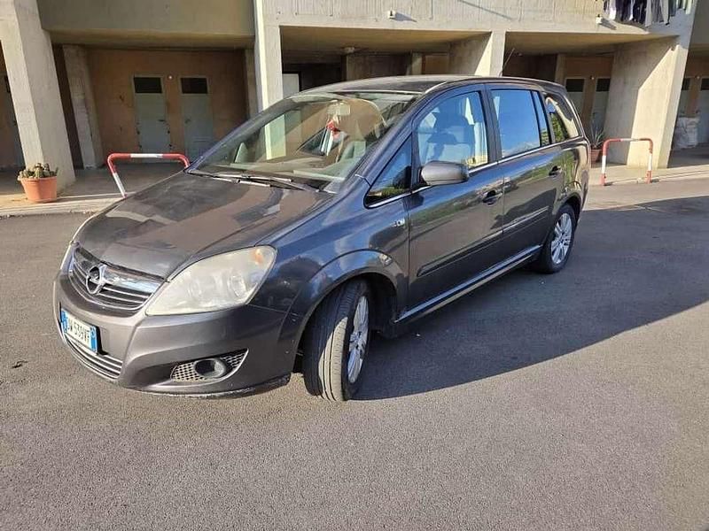Usata Opel Zafira Cosmo 120 CV (88 kW) 2009 Grigio Monovolume